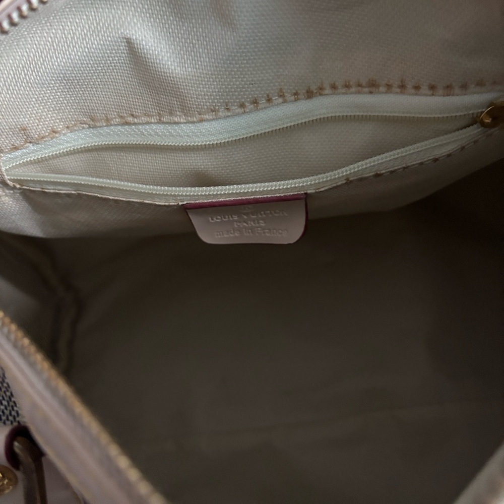 Checkered Beige and Cream Handbag - Picture 6 of 7